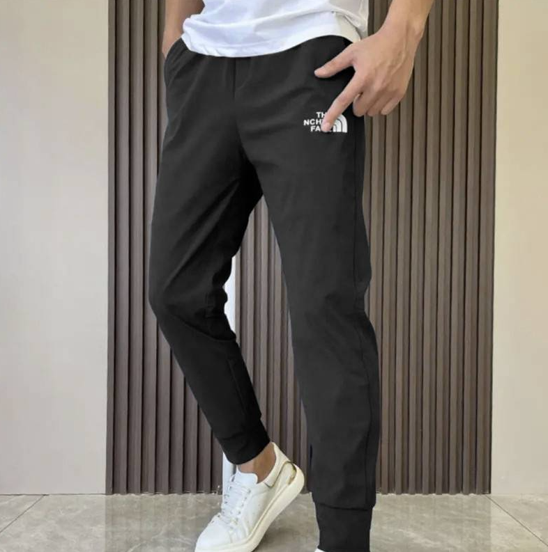North Face™| Unisex ultra-fast drying and ultra-stretch pants.