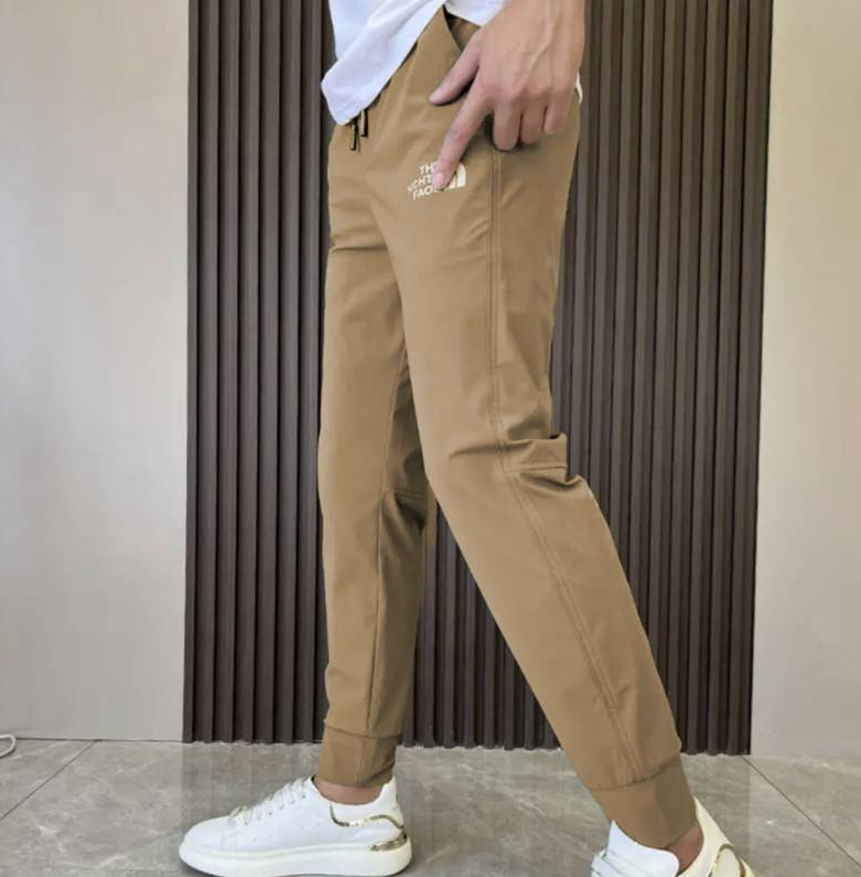 North Face™| Unisex ultra-fast drying and ultra-stretch pants.